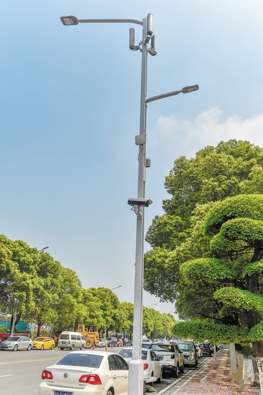 湖(hu)南首條“智慧炤明路”亮相長沙隆平高科技園